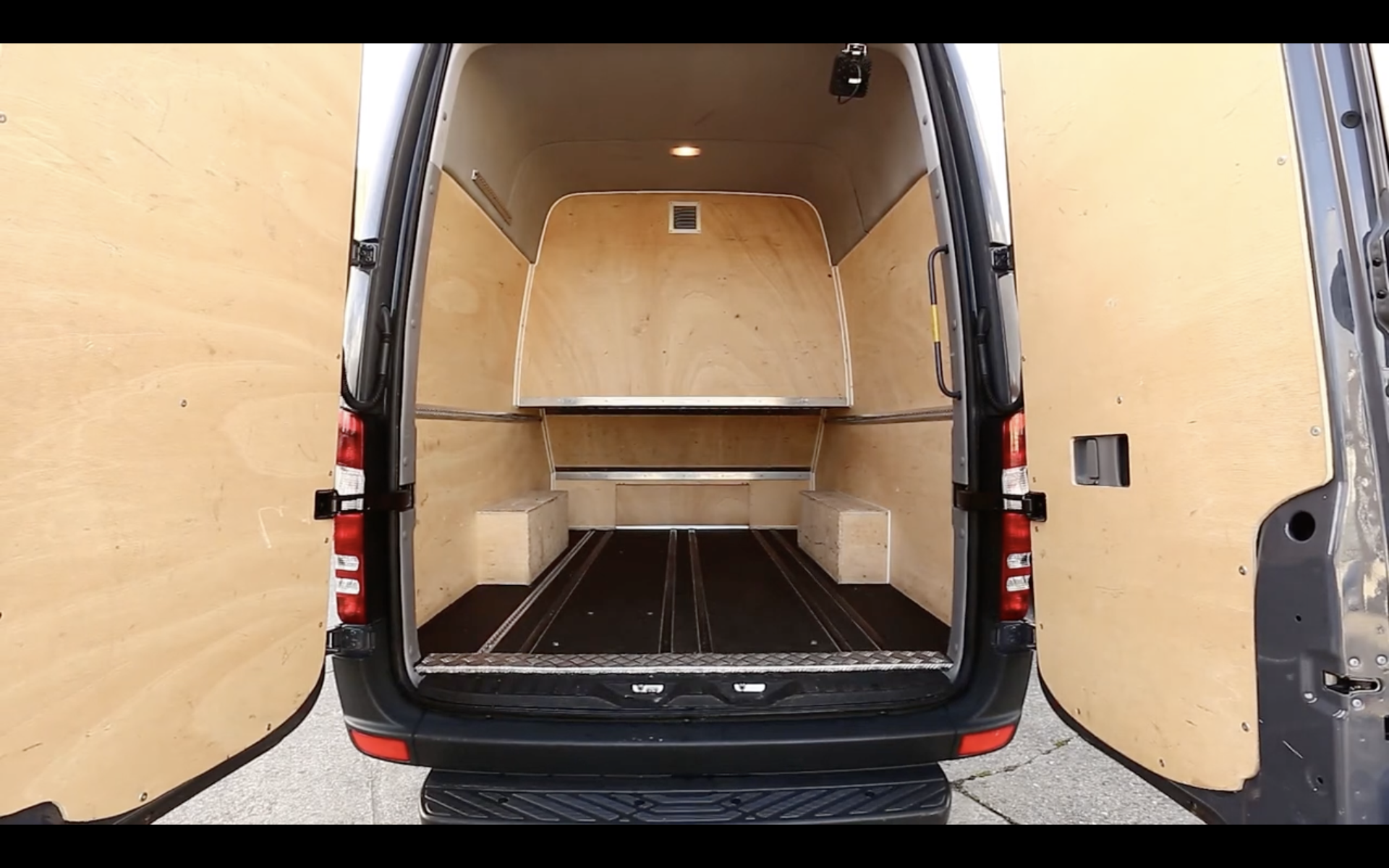Alternative Loc Location Minibus Bordeaux Sprinter 9pl Confort Soute 6.5m3 Large