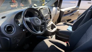 Alternative Loc Location Minibus Bordeaux Vito Interieur Conducteur